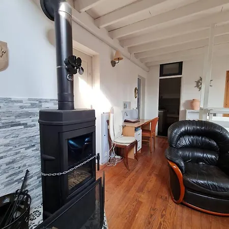 Maison Spacieuse Avec Cheminee A